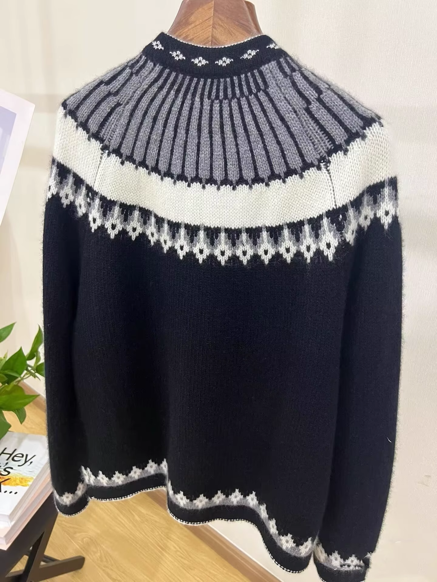 Vintage Jacquard Embroidered Cardigan Sweater YM1866