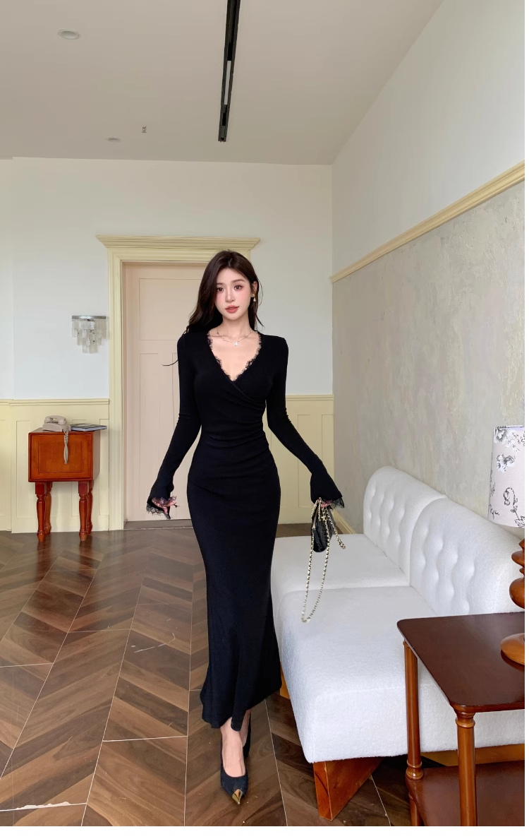 Sexy black Lace neck sheath long party prom dress YM1970