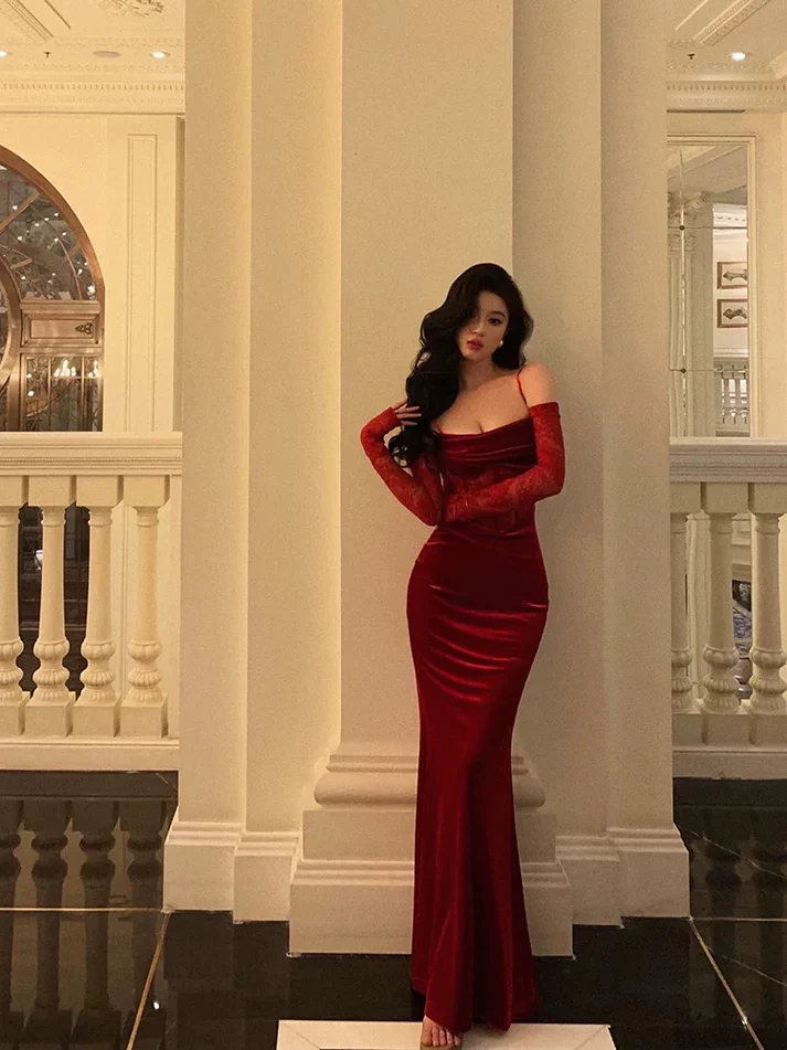 Sexy Red Velvet Long Prom Dress Birthday Outfits With Gloves YM1585