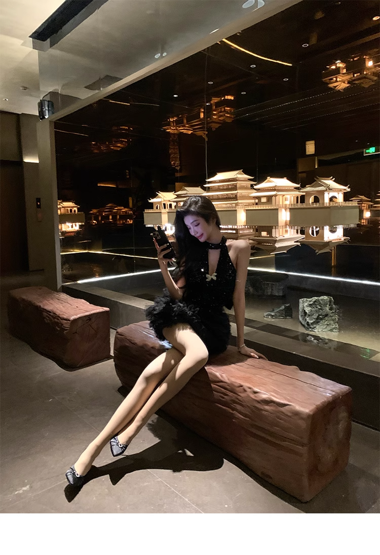 Halter V Neck Black Sequins Backless Party Dress Sexy Birthday Outfits YM1981