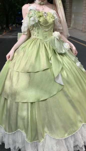 Refined Green Satin Tiered Puffy Square-neck A-line Long Prom Dress Birthday Dress Ball Gown YM2675