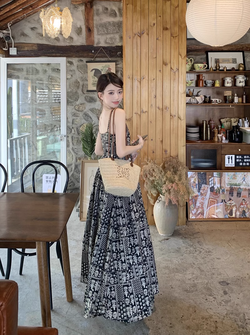 Artistic Retro Contrast Color Temperament Slim Seaside Holiday Super Beautiful Dress YM1785