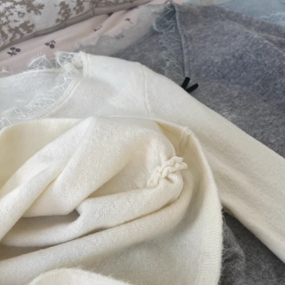Sweet White Autumn And Winter Knitted Bottoming Sweater YM1808