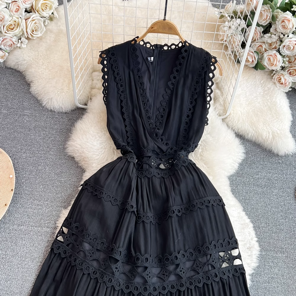 Retro palace style hollow sexy embroidered V-neck sleeveless ruffle dress YM302