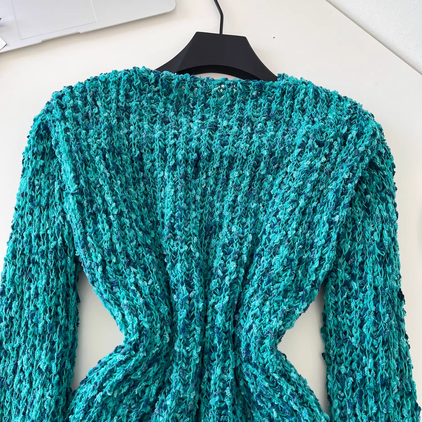 New V-Neck Slim-Fit Long-Sleeved Knit Pullover Sweater YM2424
