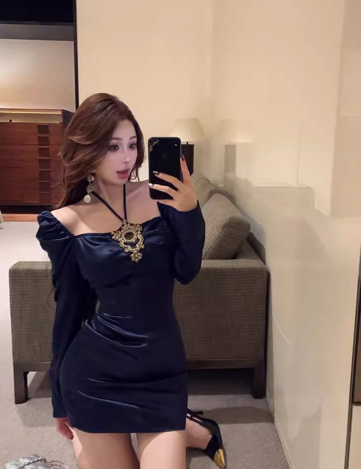 Sexy One-shoulder Halter Neck Diamond-studded Satin Short Birthday Dress Vacation Dress YM2335