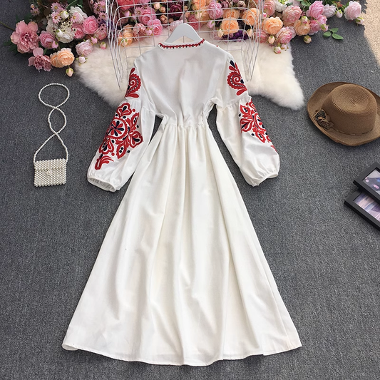Bohemian ethnic style embroidered flower round neck lantern sleeve dress YM522