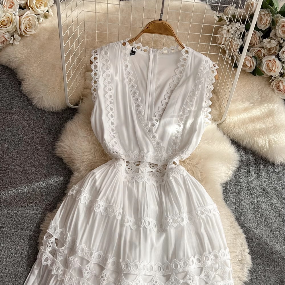 Retro palace style hollow sexy embroidered V-neck sleeveless ruffle dress YM302