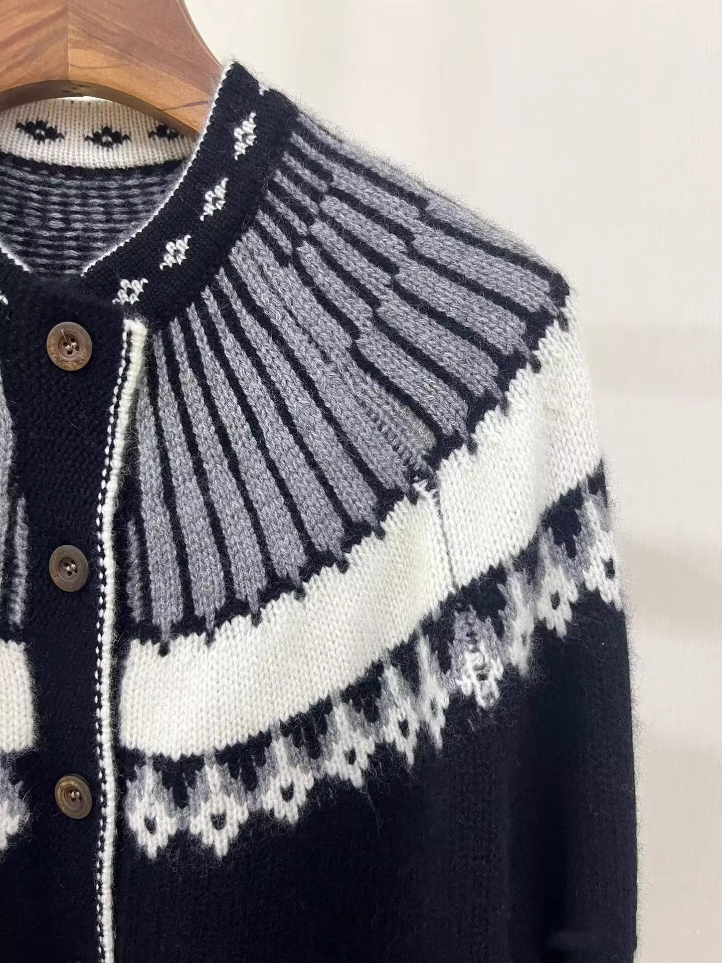 Vintage Jacquard Embroidered Cardigan Sweater YM1866