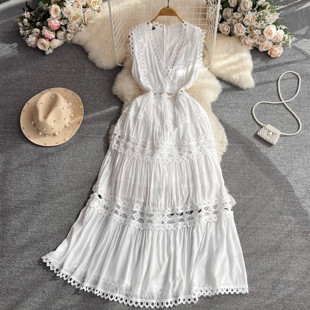 Retro palace style hollow sexy embroidered V-neck sleeveless ruffle dress YM302