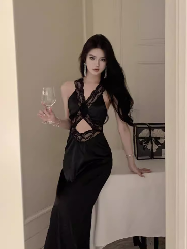 Sexy Waist-baring Lace Suspender Holiday Dress Black halter Long Birthday Dress YM2337