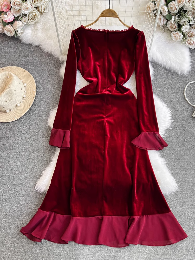 Autumn and winter trumpet V-neck red velvet dress Christmas annual vocation dress YM945