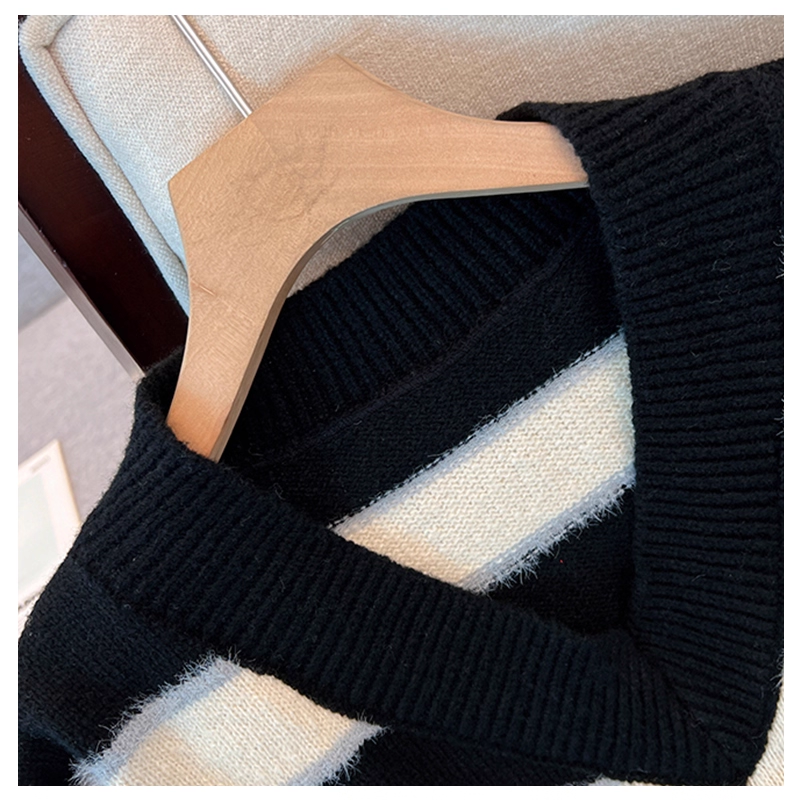 Black Striped Knitted Sweater For Women, Fashionable And Slim Casual Sweater For Early Autumn YM2302
