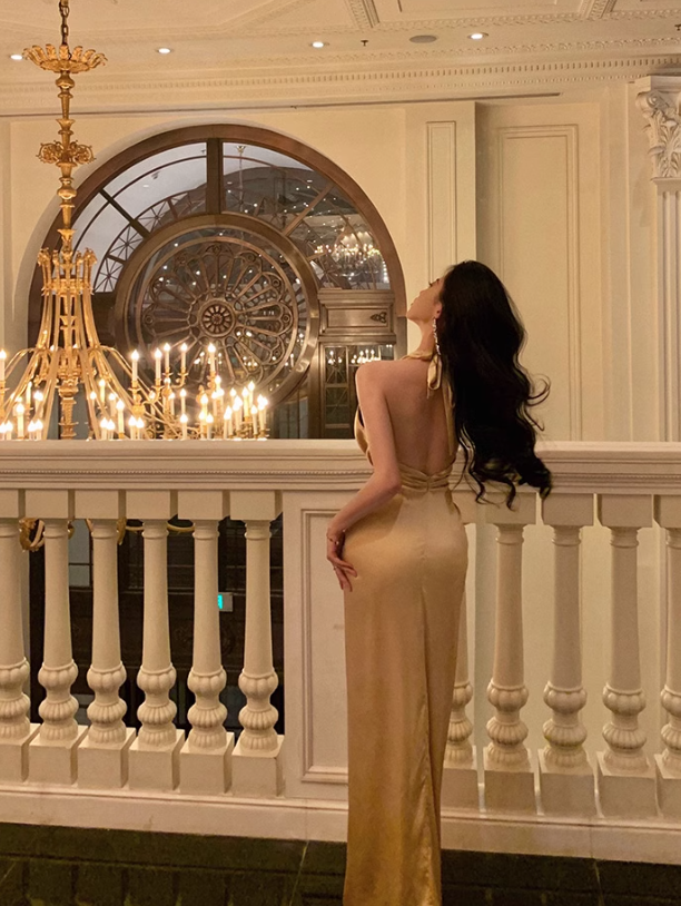 French V-Neck Halter Dress Sexy Backless Evening Dress YM1670