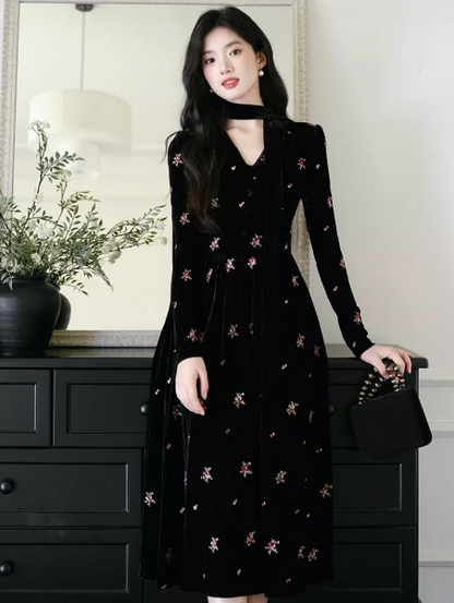 Retro Black Chiffon Floral V-neck A-Line Maxi Women Dress Holiday Dress YM2742