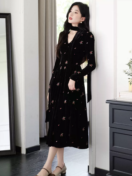 Retro Black Chiffon Floral V-neck A-Line Maxi Women Dress Holiday Dress YM2742