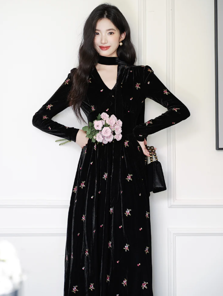 Retro Black Chiffon Floral V-neck A-Line Maxi Women Dress Holiday Dress YM2742
