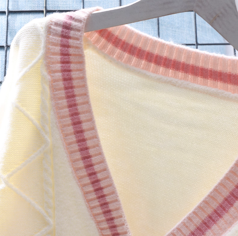 Pink V-neck Sweater Jacket Thickened Soft Knitted Cardigan YM2379