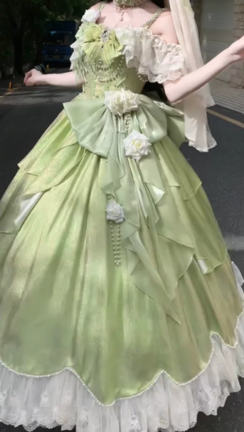 Refined Green Satin Tiered Puffy Square-neck A-line Long Prom Dress Birthday Dress Ball Gown YM2675