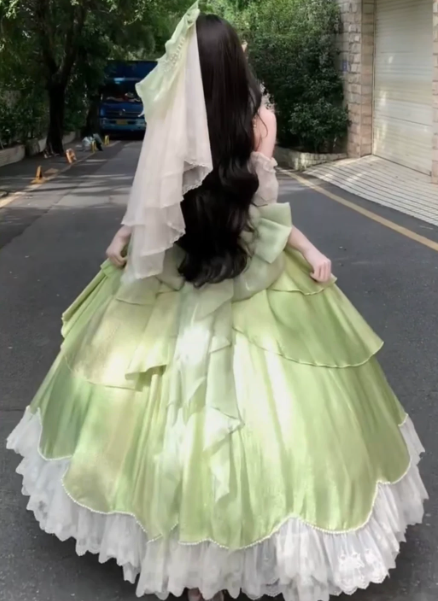 Refined Green Satin Tiered Puffy Square-neck A-line Long Prom Dress Birthday Dress Ball Gown YM2675