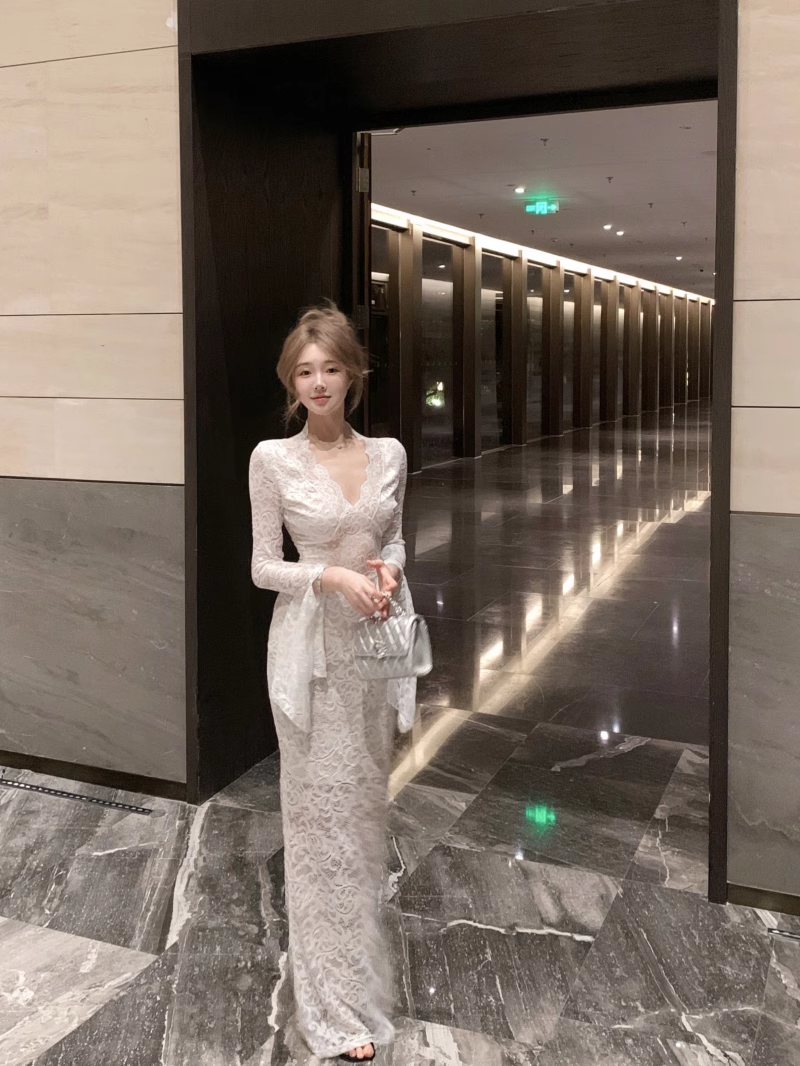 Sexy V-Neck Lace Long Sleeve Prom Dress Party Dress YM1818