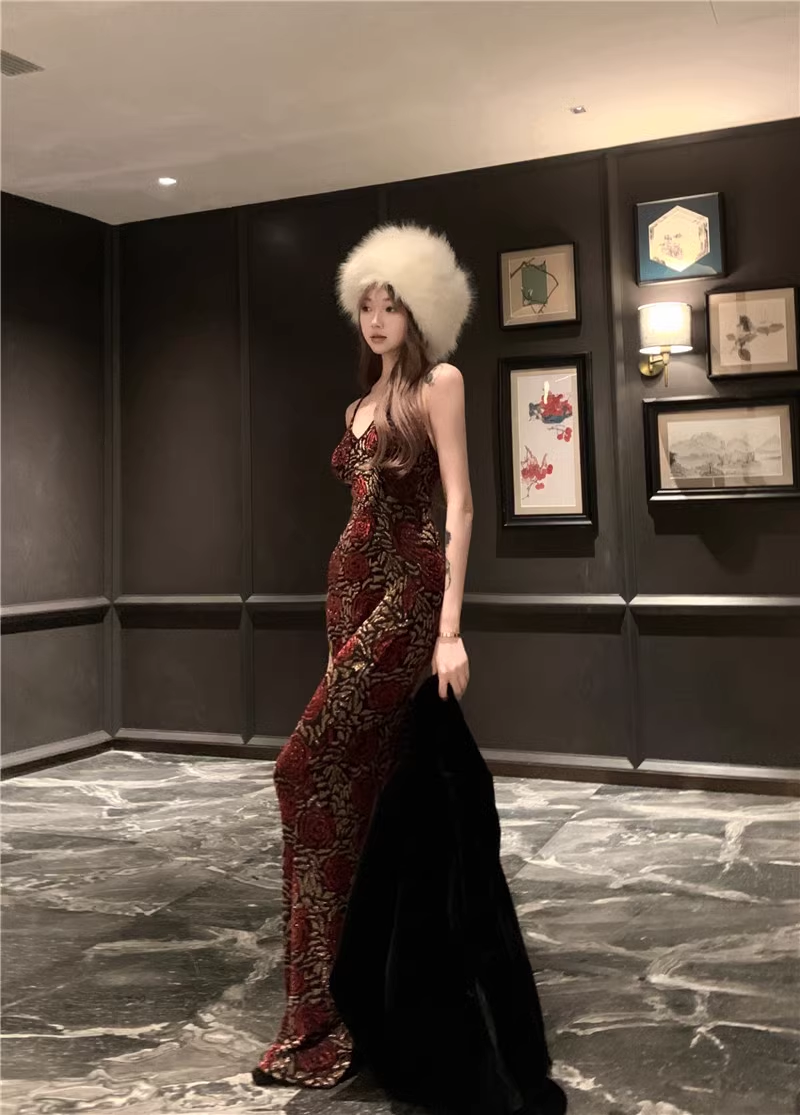 Vintage Rose Velvet Dress Sexy Halter Neck Backless Mermaid Long Party Dress YM1820