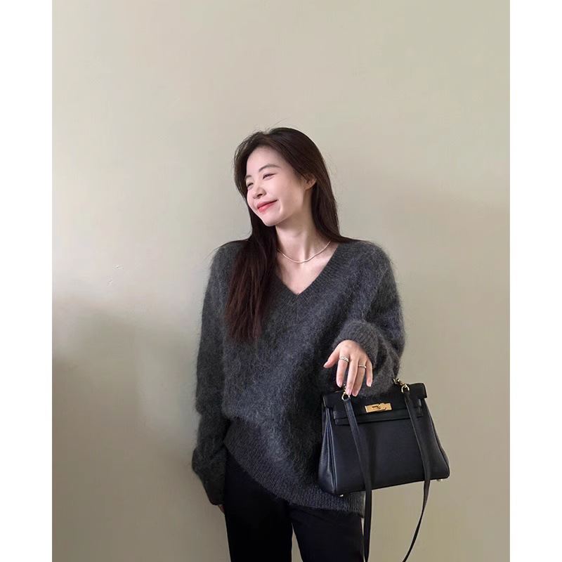 Women's gray V-neck sweater YM1889