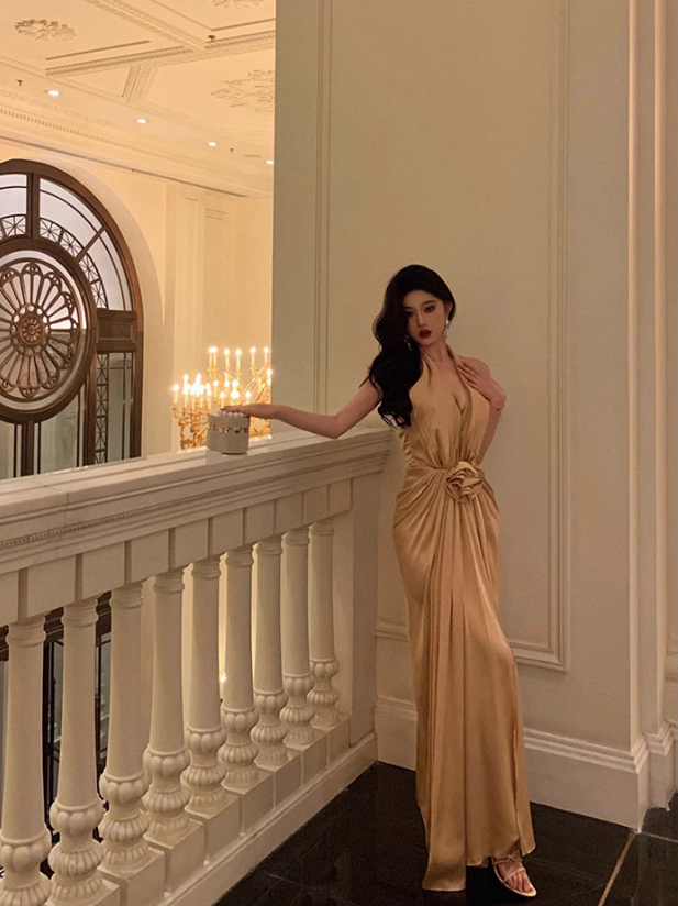 French V-Neck Halter Dress Sexy Backless Evening Dress YM1670