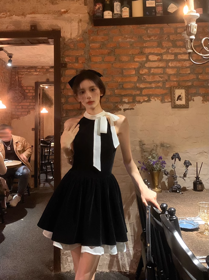Fashion Sleeveless Halter Dress New Black Petite Temperament Short Dress For Women YM1746