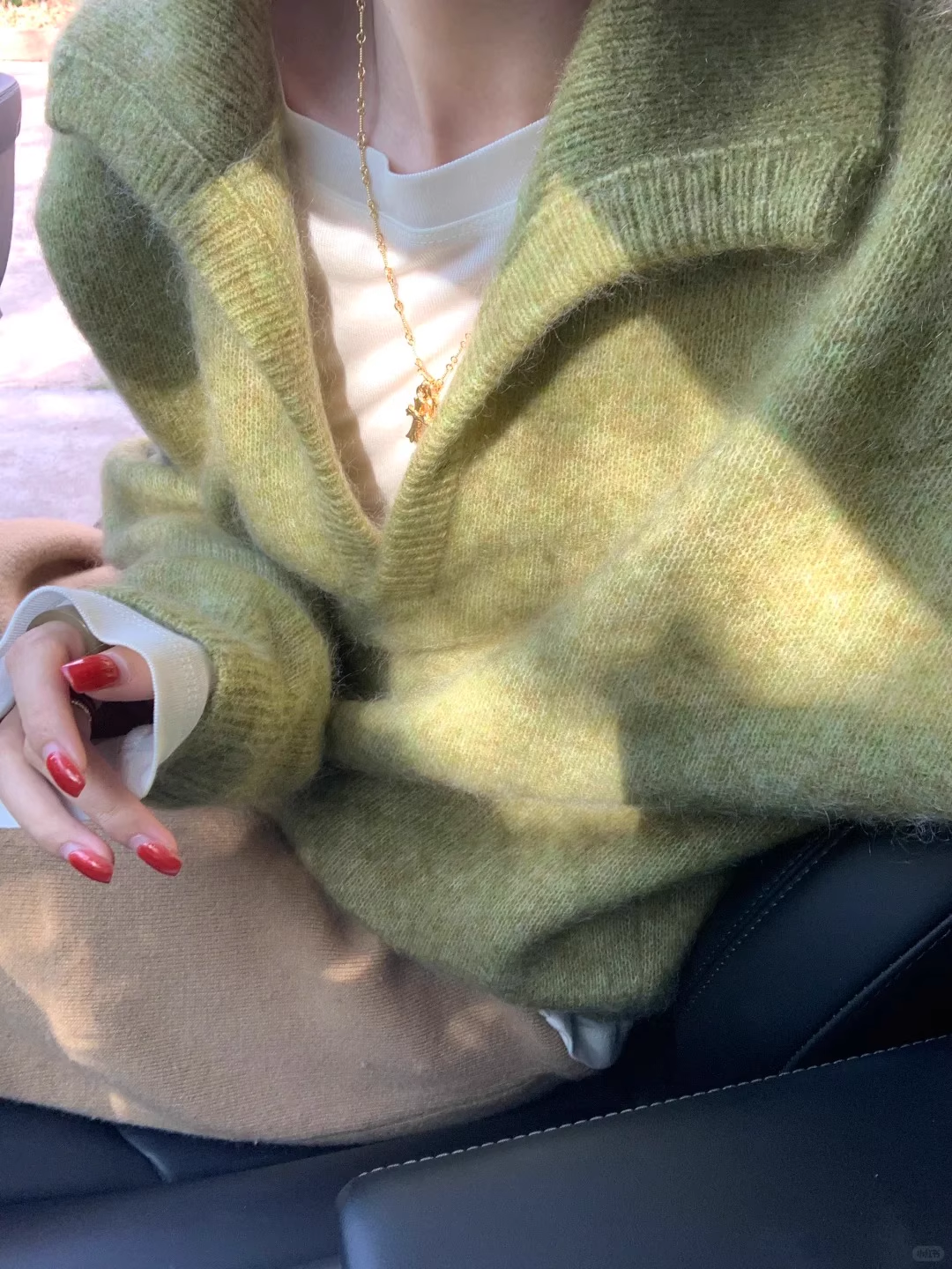 Green V-Neck Sweater With Thick Collar Knit Sweater YM2407