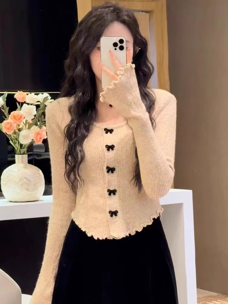 New Style Early Spring Top With Bow Short Hot Girl Chic Knitted Sweater YM1807