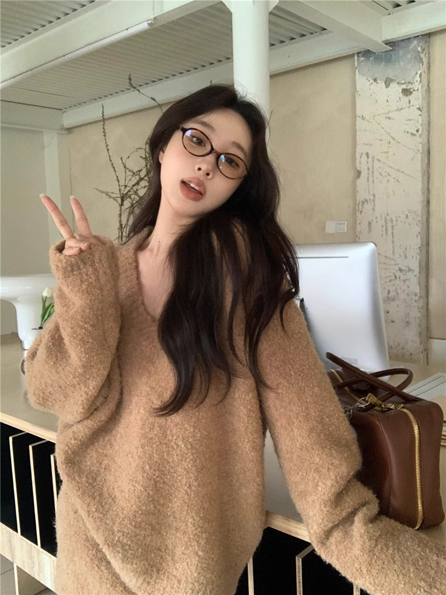 Fashion Suit Skirt Women's New Style V-neck Pullover Sweater Half-length Skirt Two-piece Suit YM1814