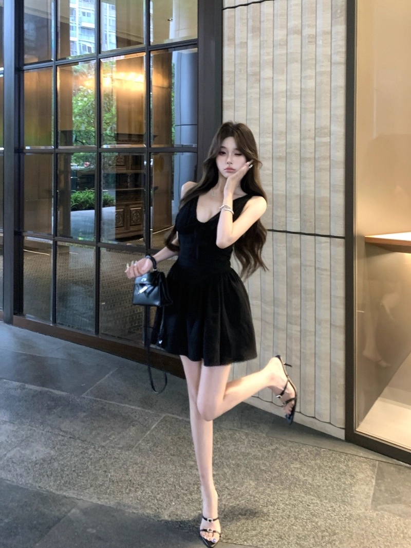 Black Sexy Short Vacation Dress V-Neck A Line Birthday Dress For Women YM2182
