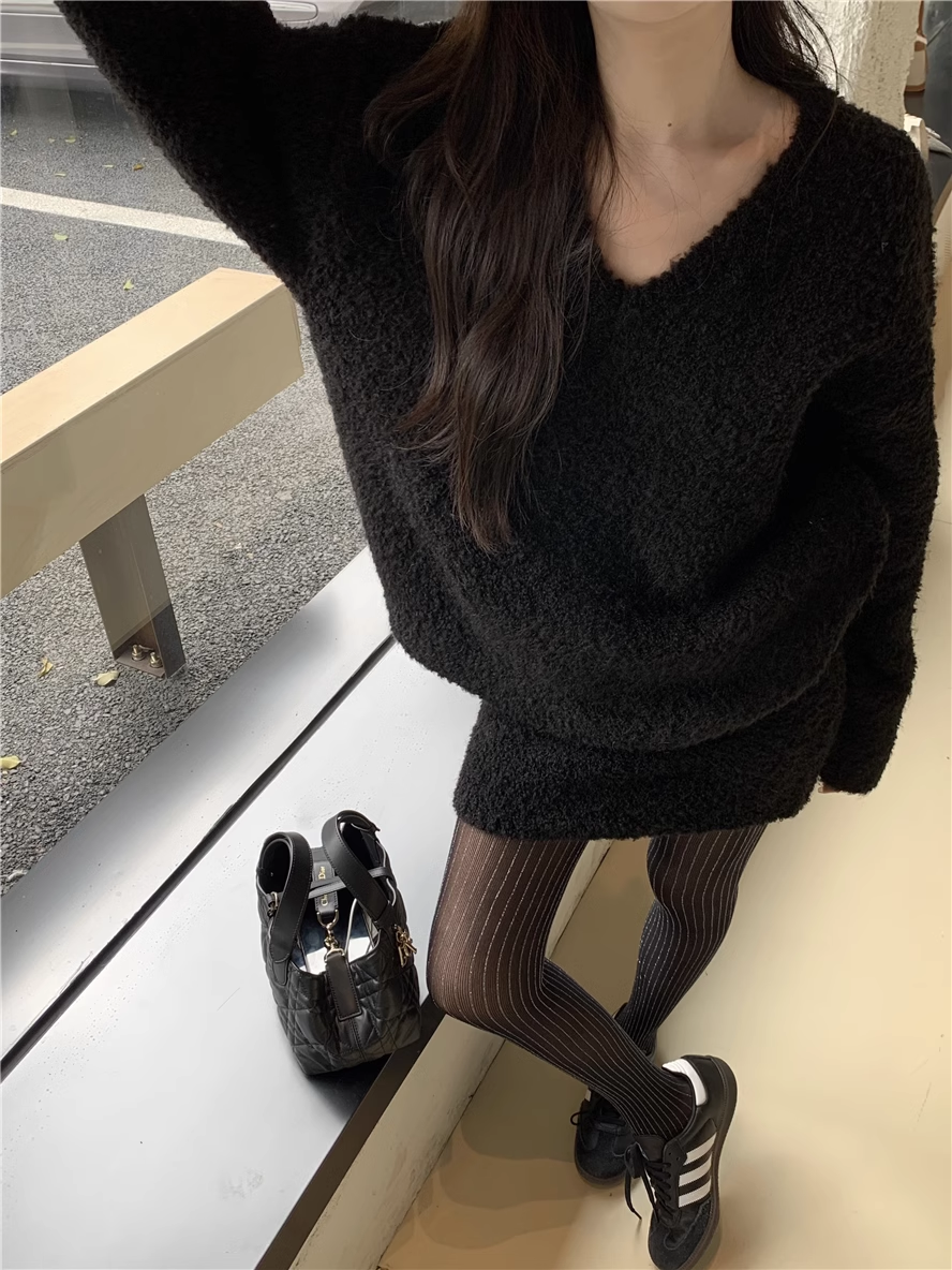 Fashion Suit Skirt Women's New Style V-neck Pullover Sweater Half-length Skirt Two-piece Suit YM1814