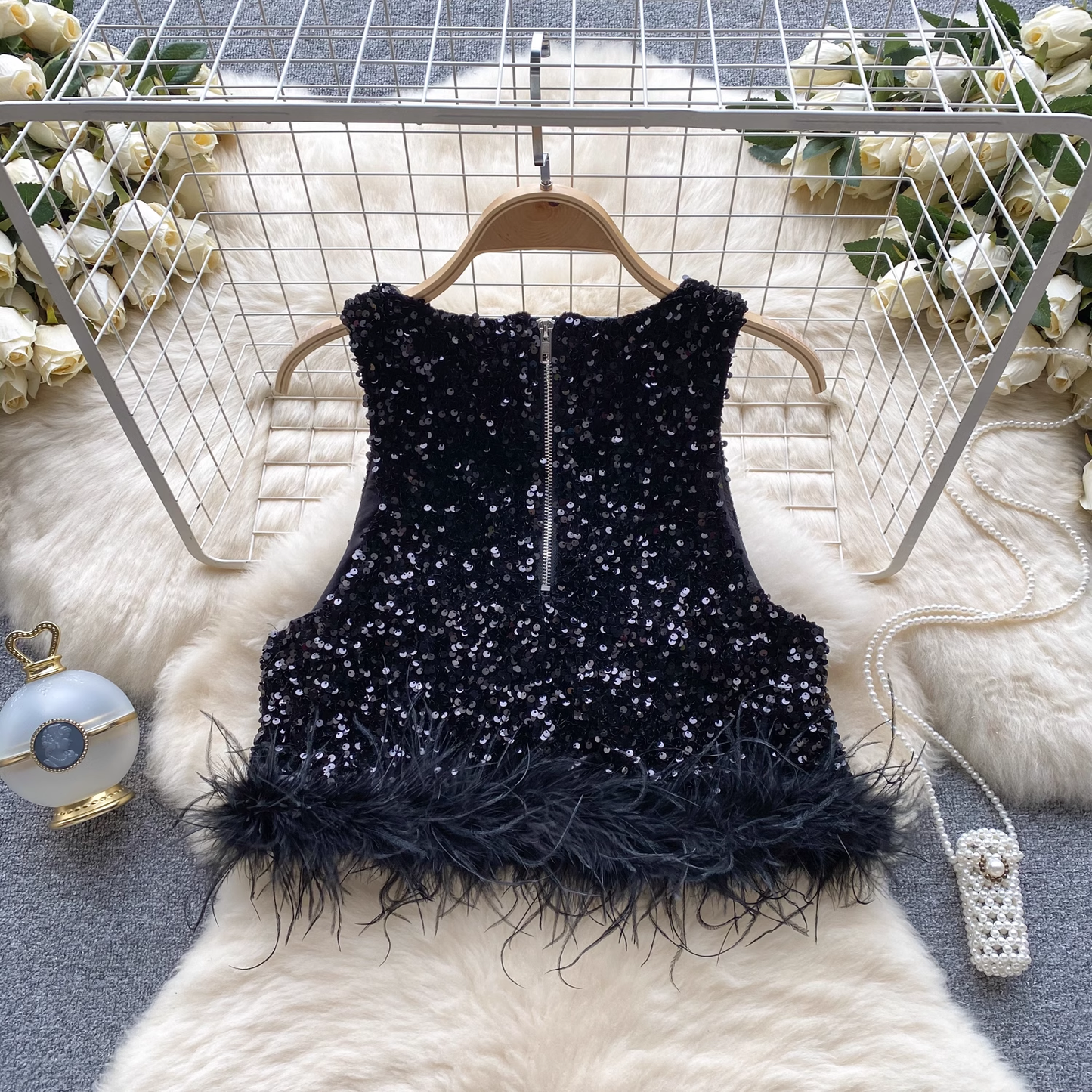 Round neck sleeveless sequined glitter vest for women furry patchwork top YM535