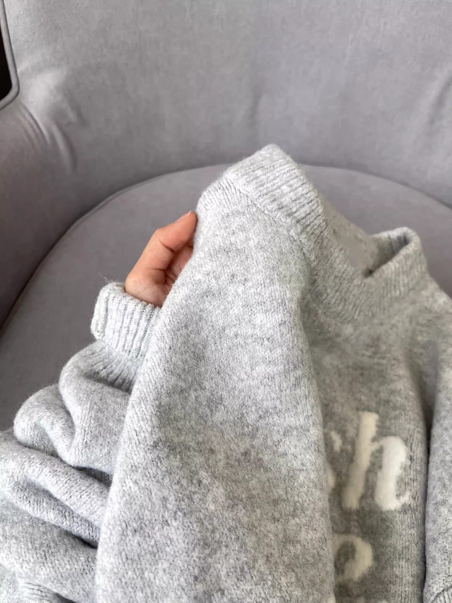 Retro Letter Jacquard Gray Sweater Round Neck Soft Knitted Sweater YM2394