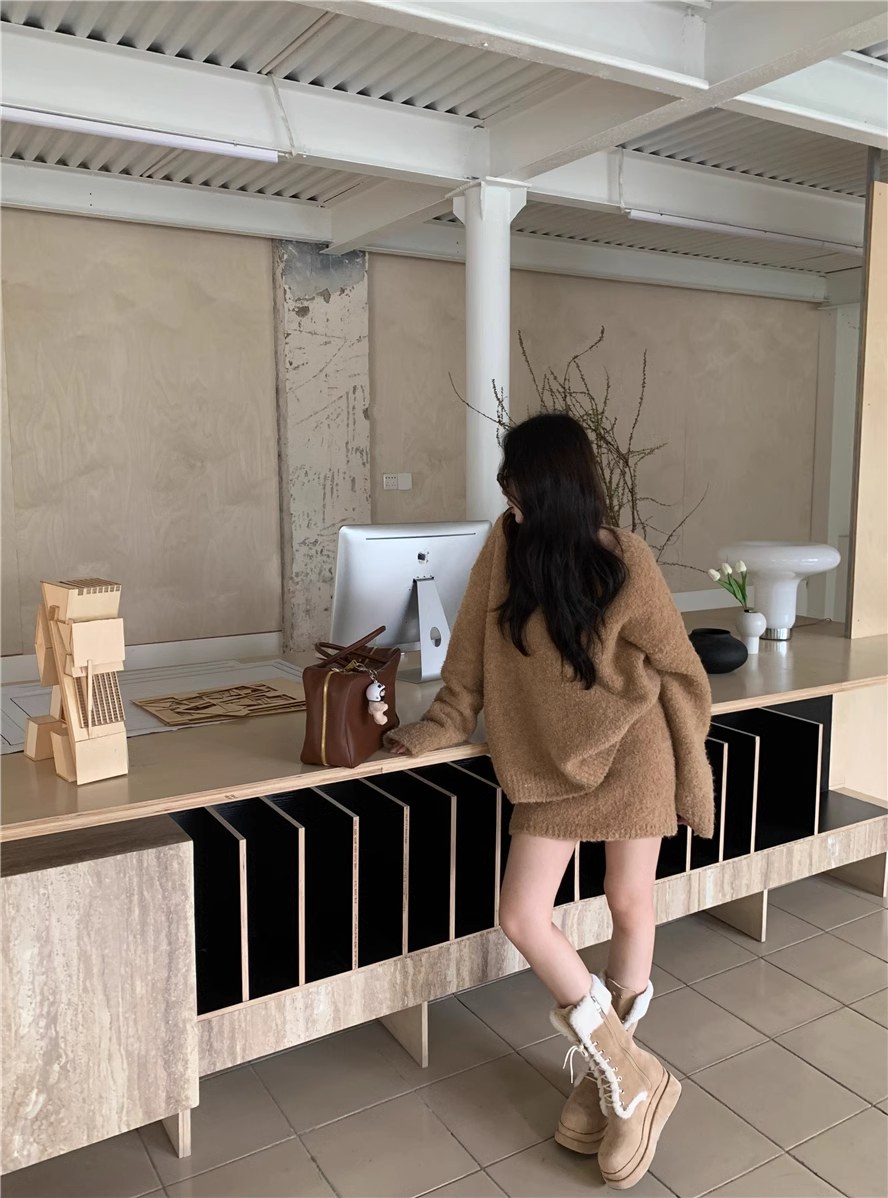 Fashion Suit Skirt Women's New Style V-neck Pullover Sweater Half-length Skirt Two-piece Suit YM1814