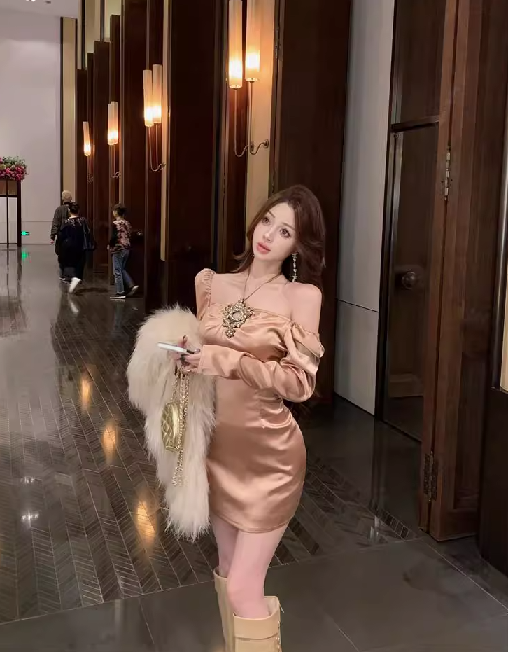 Sexy One-shoulder Halter Neck Diamond-studded Satin Short Birthday Dress Vacation Dress YM2335
