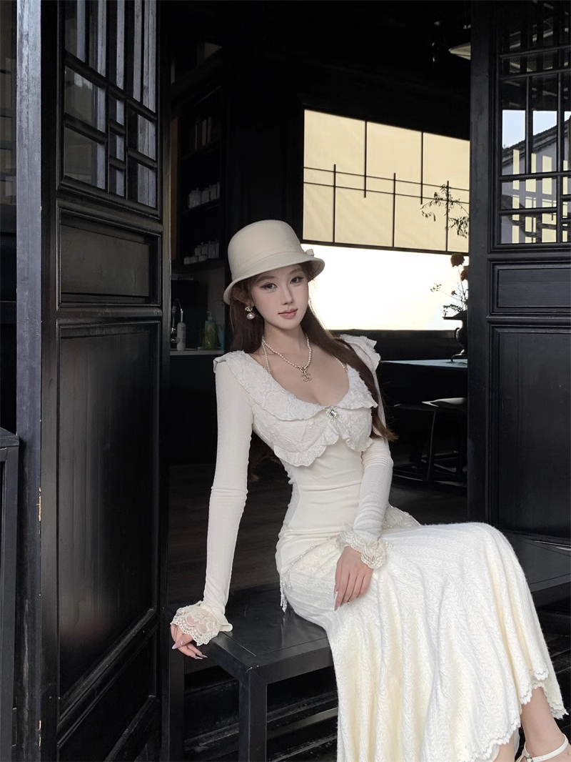 Round neck long sleeve dress women's new style floral lace slim fishtail skirt YM1937