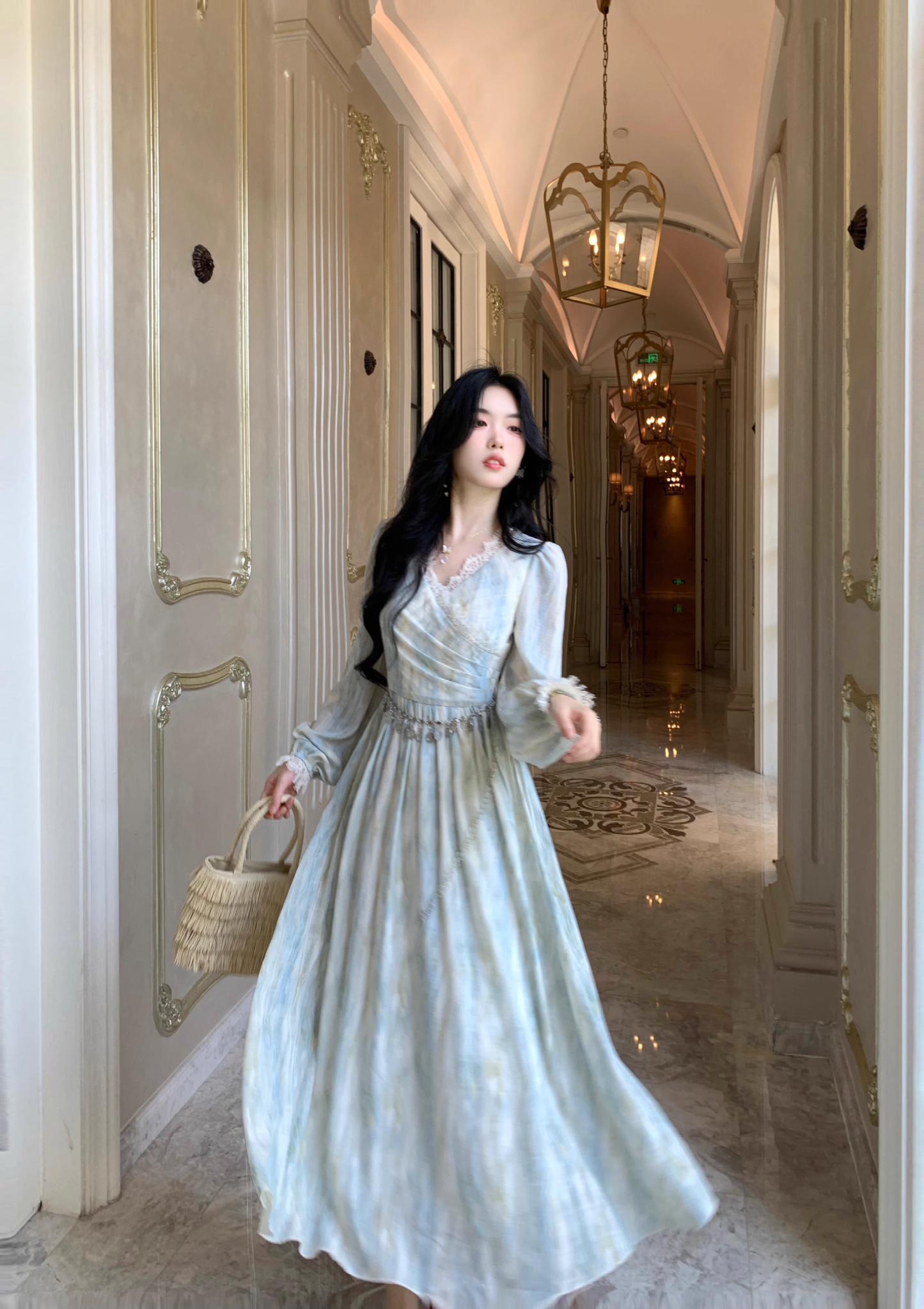 Elegant Blue Tie-Dye Lace V-Neck Long-Sleeve Party Dress Birthday Outfits YM2049