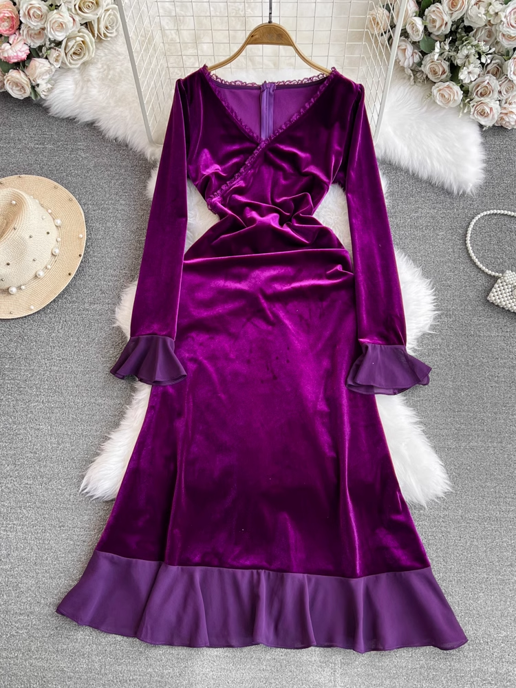 Autumn and winter trumpet V-neck  red velvet dress Christmas annual vocation dress  YM945