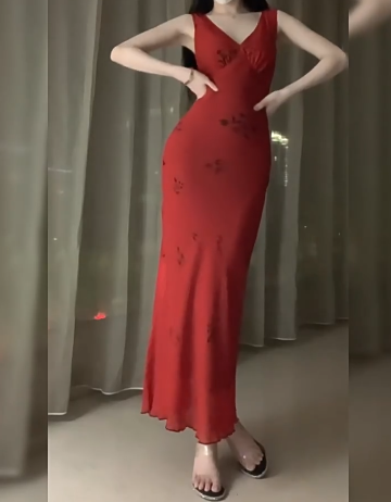 Retro Red V-neck Suspender Women Dress Long Holiday Dress YM2328