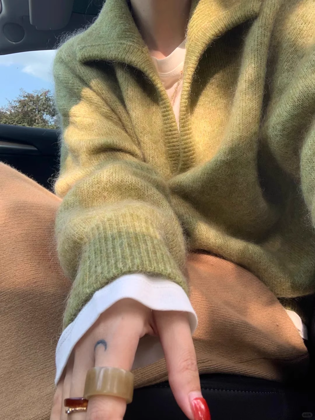 Green V-Neck Sweater With Thick Collar Knit Sweater YM2407