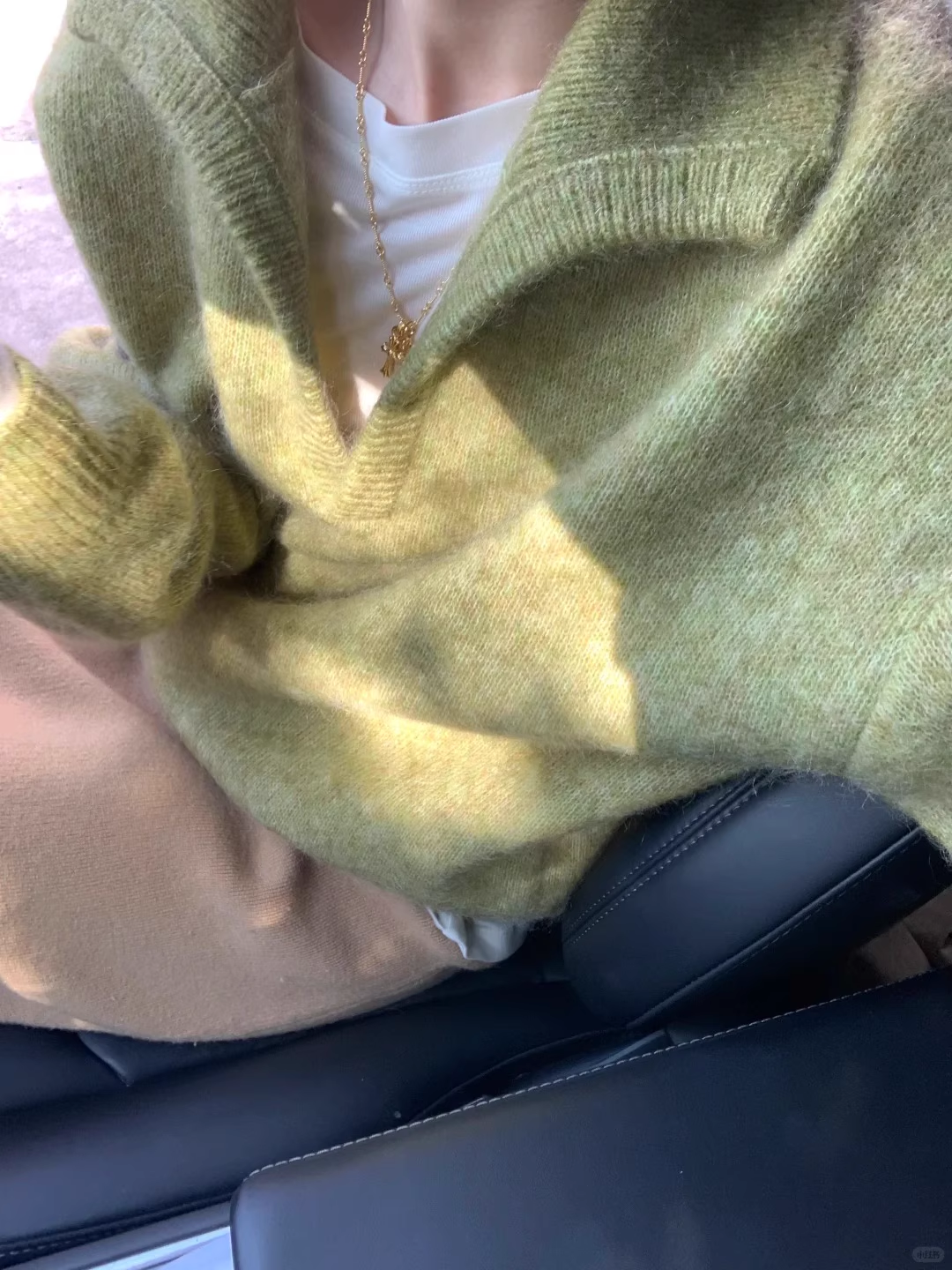 Green V-Neck Sweater With Thick Collar Knit Sweater YM2407