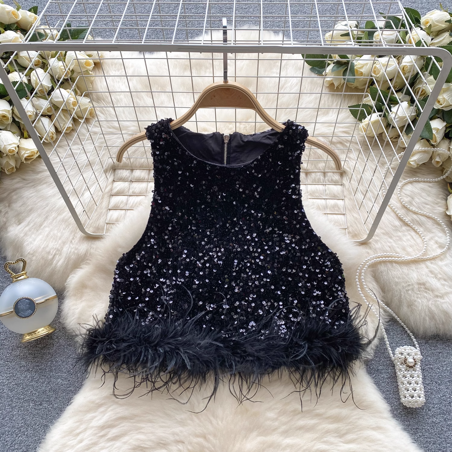Round neck sleeveless sequined glitter vest for women furry patchwork top YM535