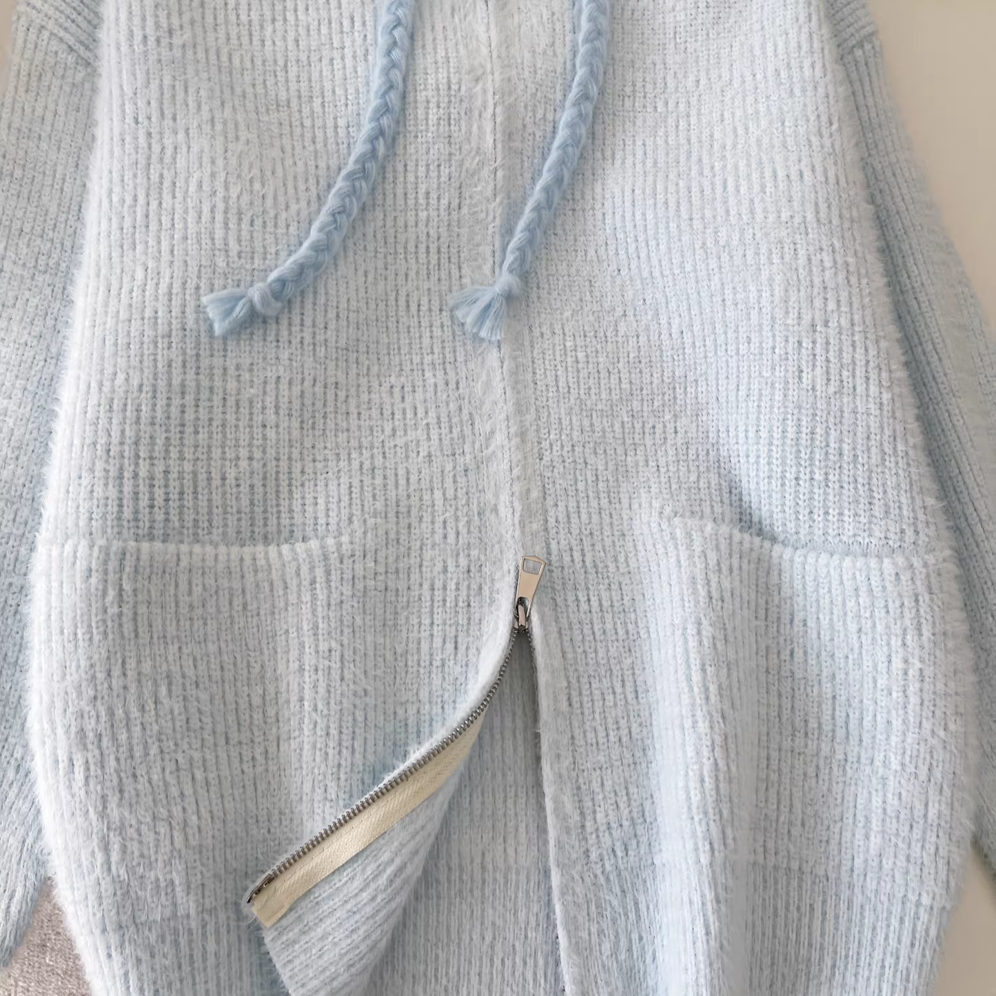 Sweet And Versatile Knitted Cardigan With Loose Hood And Zip-up Pockets YM2425