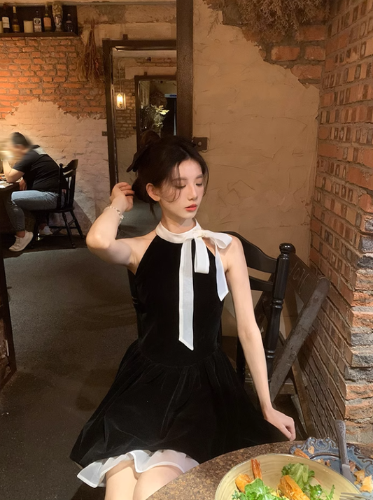 Fashion Sleeveless Halter Dress New Black Petite Temperament Short Dress For Women YM1746